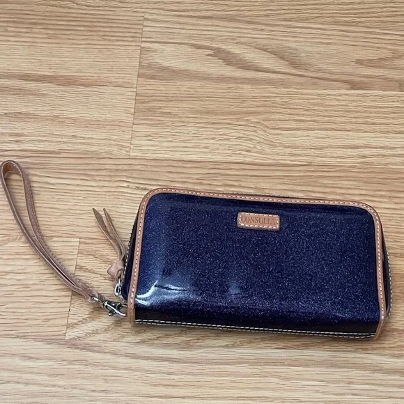 Calley Wristlet Wallet - Picture 7 of 7